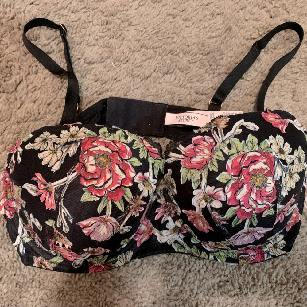 Victoria’s Secret lace bra